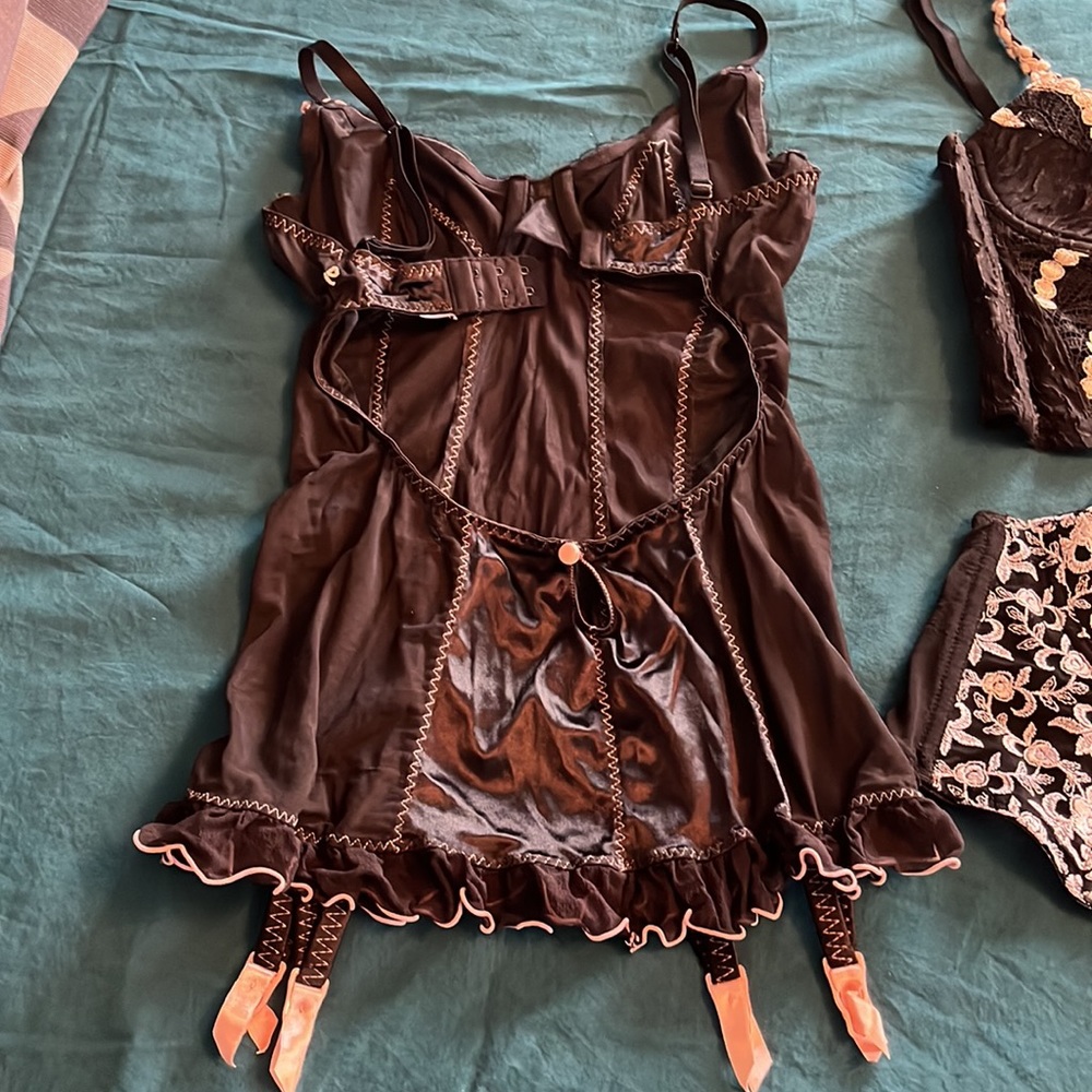 Lingerie lot - Picture 4 of 7